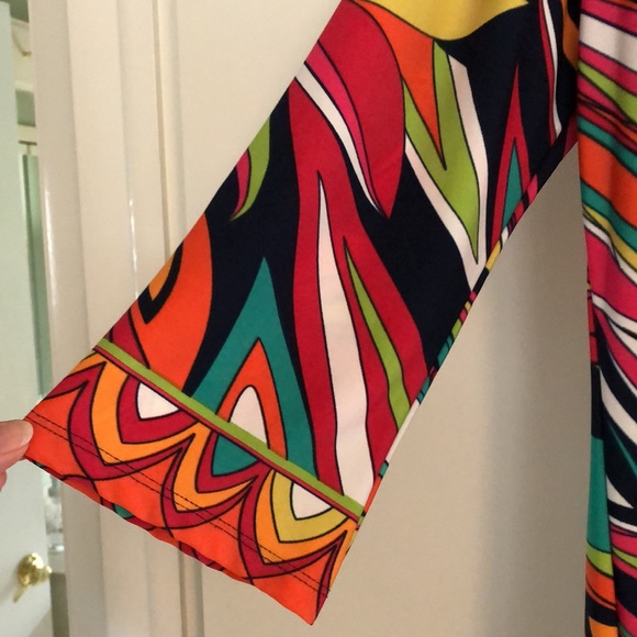 Women’s wild cover up. - Picture 4 of 6